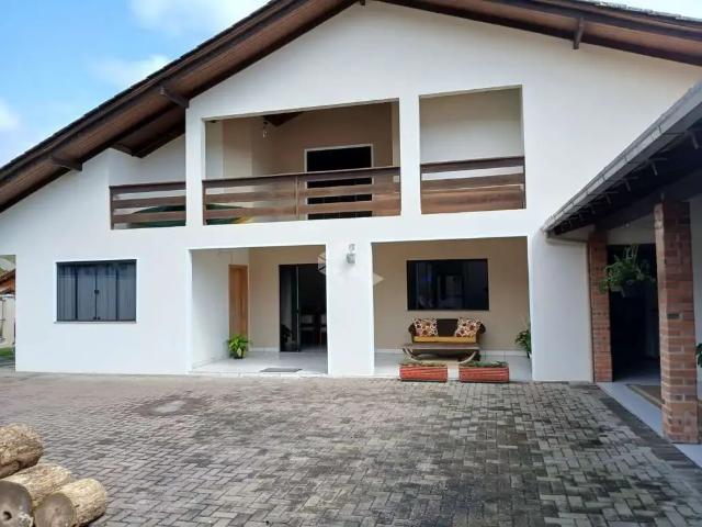 Casa / Sobrado para Venda em Indaial/SC Estados 5 Quartos