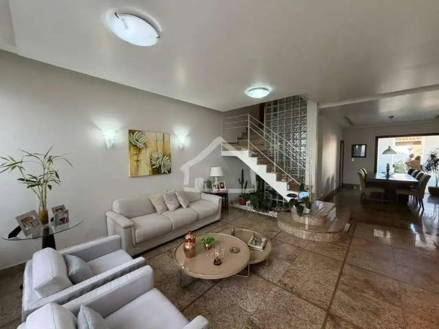 Casa / Sobrado para Venda em Ipatinga/MG Cariru 5 Quartos