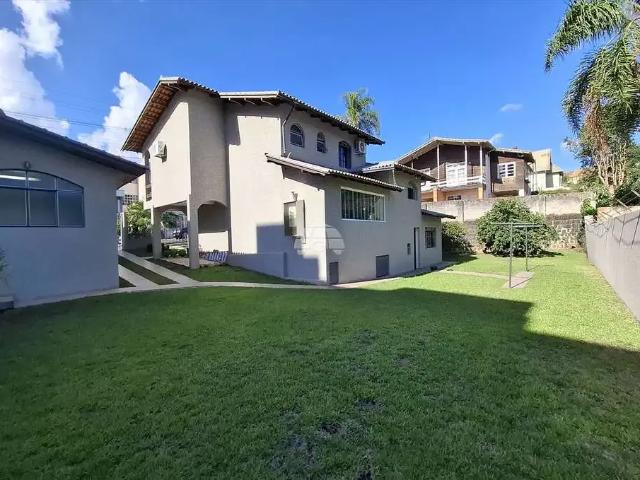 Casa / Sobrado para Venda em Irati/PR Centro 3 Quartos
