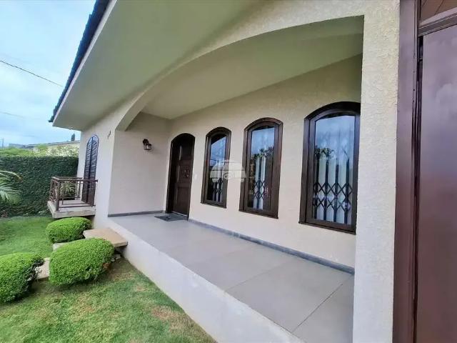 Casa / Sobrado para Venda em Irati/PR Fósforo 4 Quartos