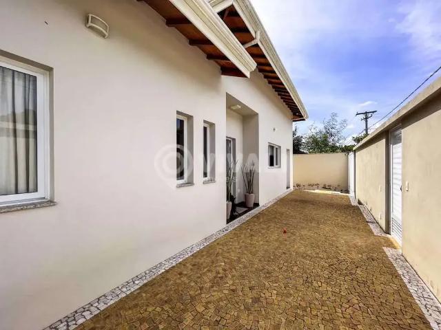 Casa / Sobrado para Venda em Itatiba/SP Morada dos Pássaros 3 Quartos