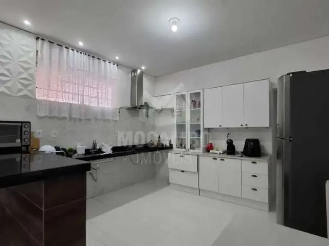 Casa / Sobrado para Venda em Itatiba/SP Parque Tescarollo 6 Quartos
