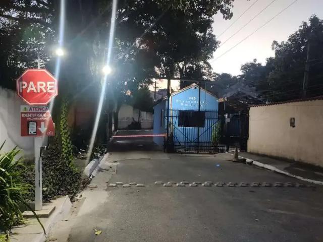 Casa / Sobrado para Venda em Itaguaí/RJ Centro 2 Quartos