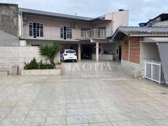 Casa / Sobrado para Venda em Itajaí/SC Barra do Rio 4 Quartos
