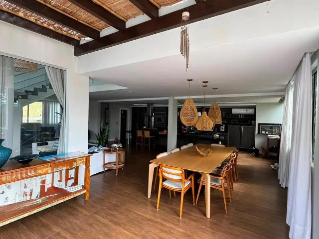 Casa / Sobrado para Venda em Itajaí/SC Praia Brava de Itajaí 4 Quartos