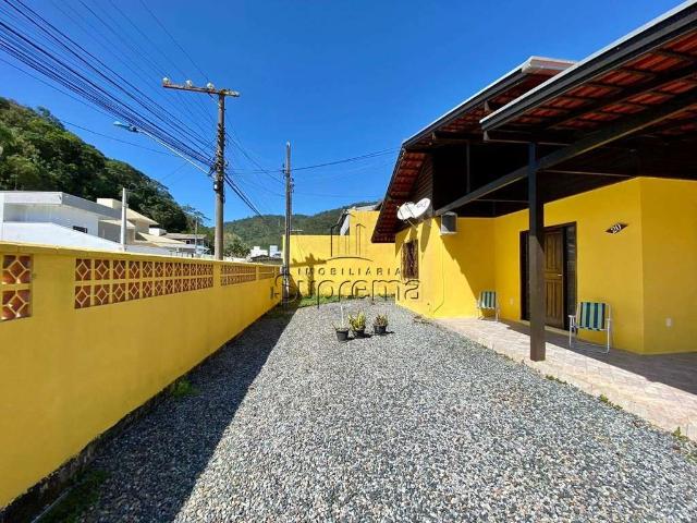 Casa / Sobrado para Venda em Itajaí/SC Ressacada 3 Quartos