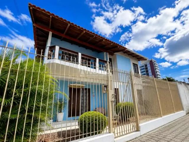 Casa / Sobrado para Venda em Itajaí/SC São João 4 Quartos