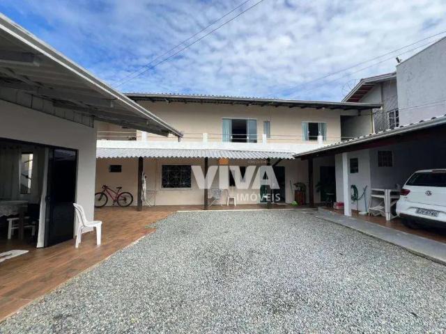 Casa / Sobrado para Venda em Itajaí/SC São João 4 Quartos