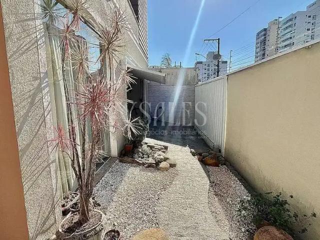 Casa / Sobrado para Venda em Itajaí/SC São João 3 Quartos