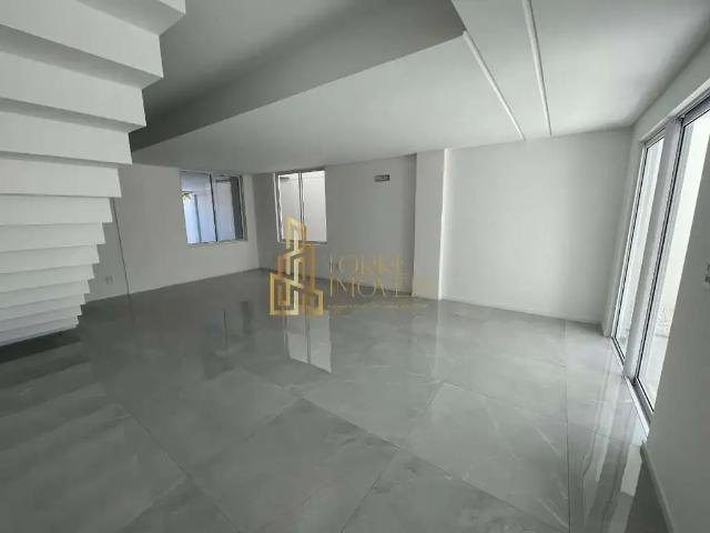 Casa / Sobrado para Venda em Itajaí/SC São João 3 Quartos