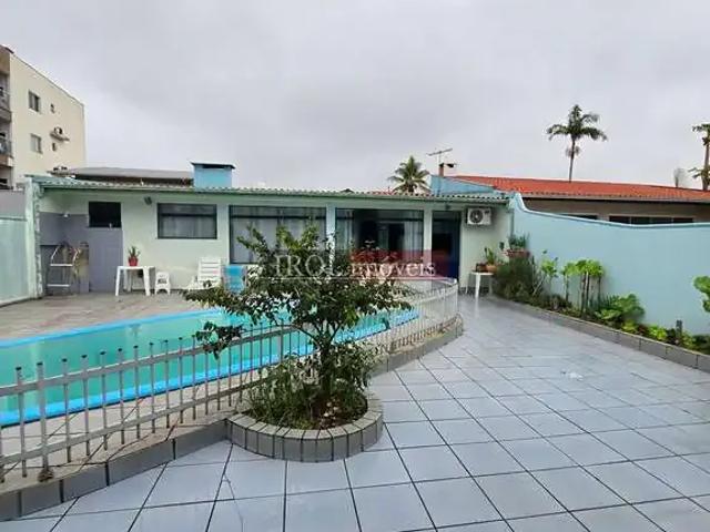 Casa / Sobrado para Venda em Itajaí/SC São João 3 Quartos