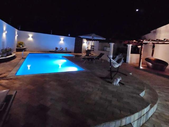 Casa / Sobrado para Venda em Itajobi/SP Centro 3 Quartos