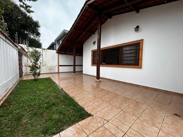 Casa / Sobrado para Venda em Itanhaém/SP Suarão 3 Quartos