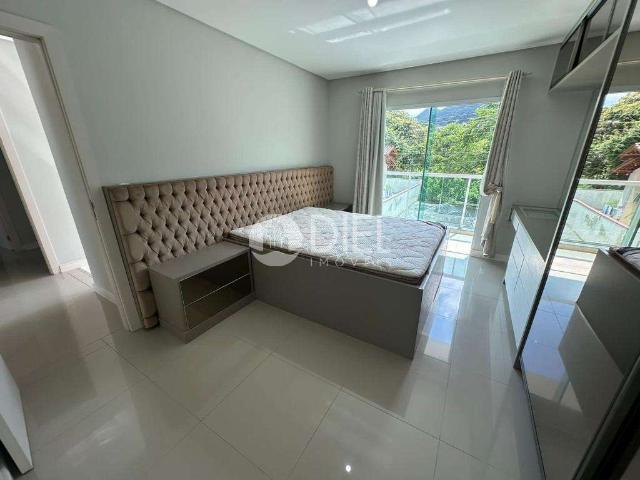Casa / Sobrado para Venda em Itapema/SC Casa Branca 4 Quartos