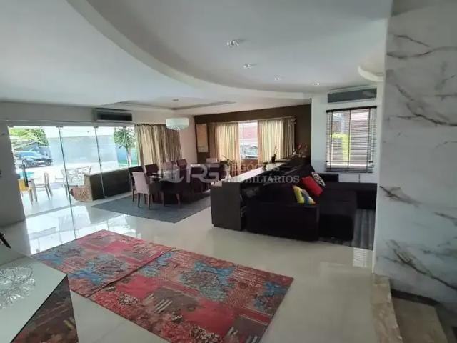 Casa / Sobrado para Venda em Itapema/SC Casa Branca 5 Quartos