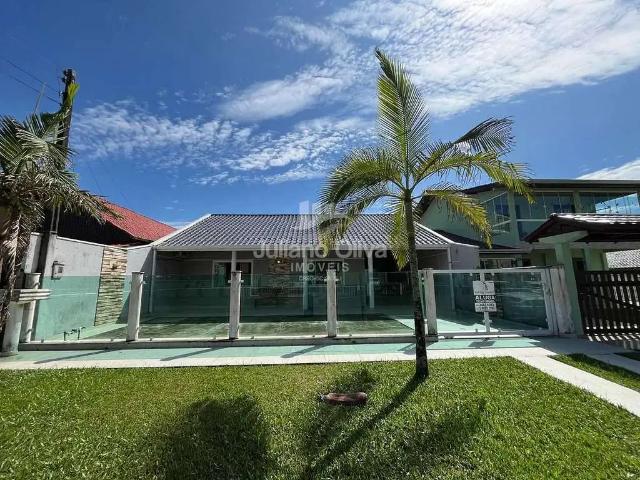 Casa / Sobrado para Venda em Itapoá/SC Brasília 4 Quartos