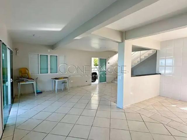 Casa / Sobrado para Venda em Itapoá/SC Cambijú 5 Quartos