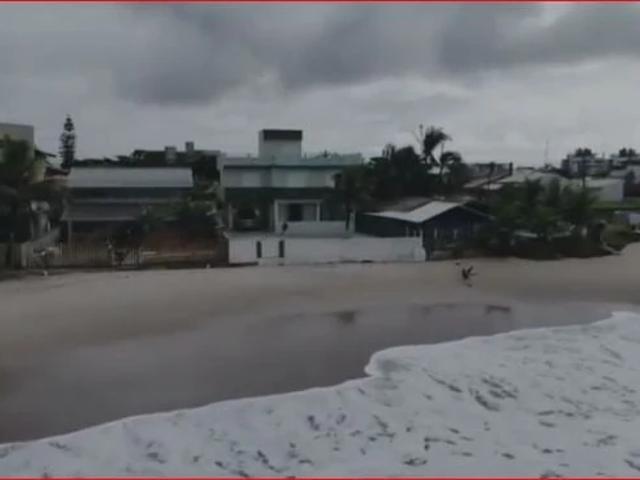 Casa / Sobrado para Venda em Itapoá/SC Cambijú 6 Quartos
