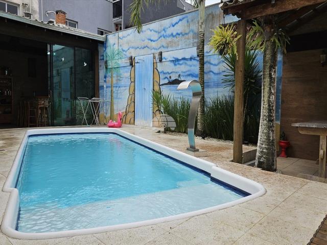 Casa / Sobrado para Venda em Itapoá/SC Centro 5 Quartos