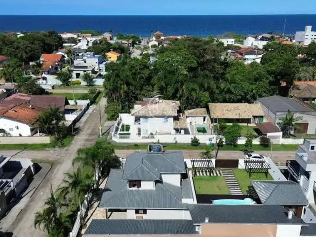 Casa / Sobrado para Venda em Itapoá/SC Centro 5 Quartos
