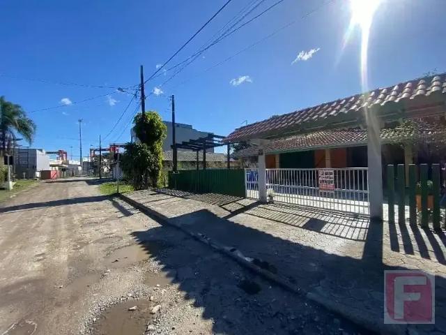 Casa / Sobrado para Venda em Itapoá/SC Figueira do Pontal 3 Quartos