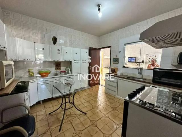 Casa / Sobrado para Venda em Itumbiara/GO Setor Central 3 Quartos