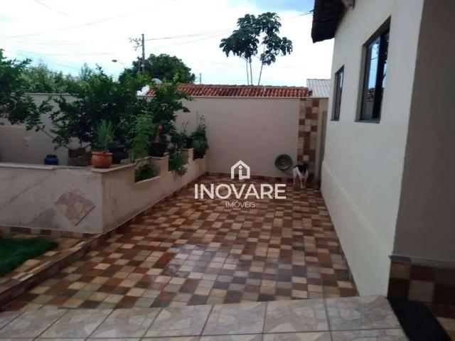 Casa / Sobrado para Venda em Itumbiara/GO Setor Santa Inês 3 Quartos