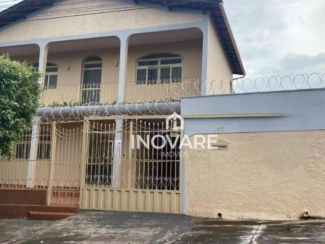 Casa / Sobrado para Venda em Itumbiara/GO Setor Social 4 Quartos