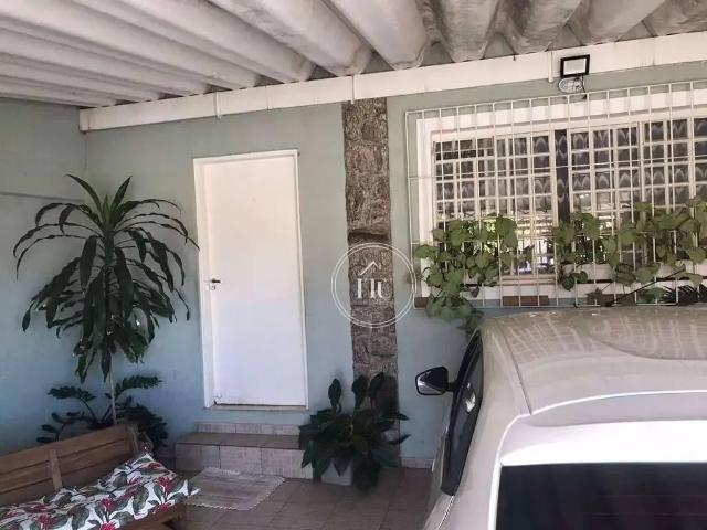 Casa / Sobrado para Venda em Itu/SP Parque Residencial Presidente Médici 4 Quartos