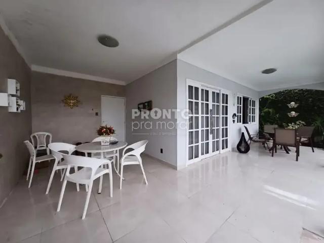 Casa / Sobrado para Venda em Jaboatão dos Guararapes/PE Candeias 4 Quartos