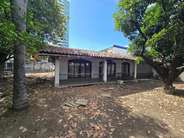 Casa / Sobrado para Venda em Jaboatão dos Guararapes/PE Candeias 5 Quartos