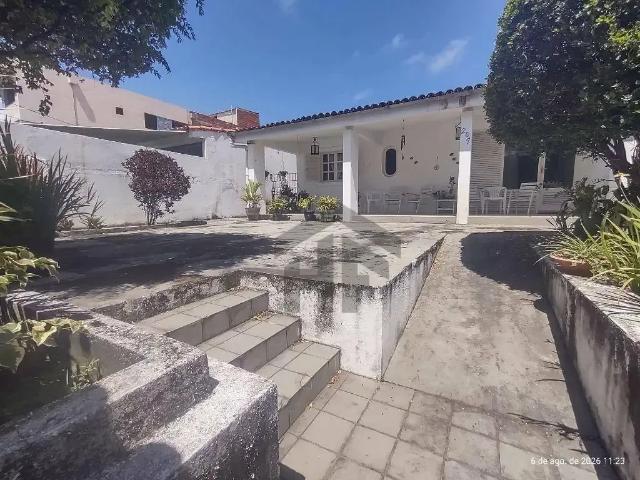 Casa / Sobrado para Venda em Jaboatão dos Guararapes/PE Piedade 4 Quartos