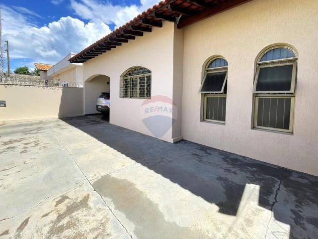 Casa / Sobrado para Venda em Jaboticabal/SP Nova Jaboticabal 3 Quartos