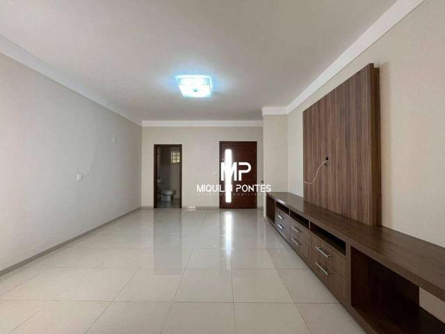 Casa / Sobrado para Venda em Jaboticabal/SP Centro 3 Quartos