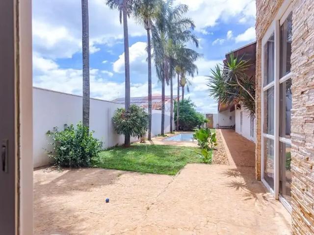 Casa / Sobrado para Venda em Jaboticabal/SP Centro 3 Quartos