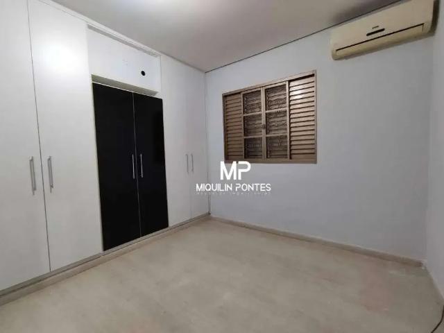 Casa / Sobrado para Venda em Jaboticabal/SP Centro 3 Quartos