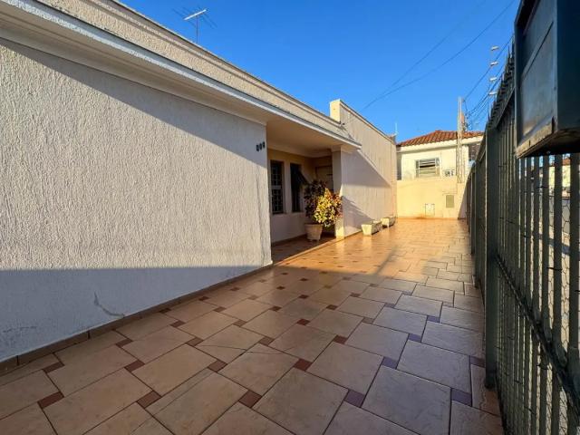 Casa / Sobrado para Venda em Jaboticabal/SP Centro 3 Quartos
