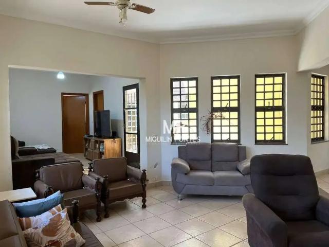 Casa / Sobrado para Venda em Jaboticabal/SP Jardim Nova Aparecida 3 Quartos