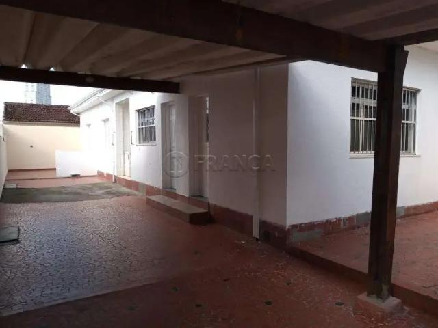 Casa / Sobrado para Venda em Jacareí/SP Centro 2 Quartos