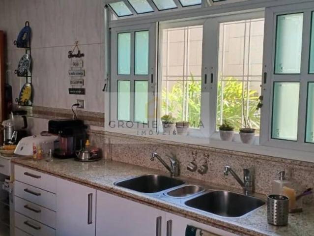 Casa / Sobrado para Venda em Jacareí/SP Centro 3 Quartos