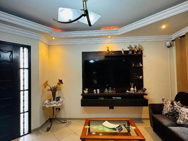 Casa / Sobrado para Venda em Jacareí/SP Cidade Jardim 4 Quartos