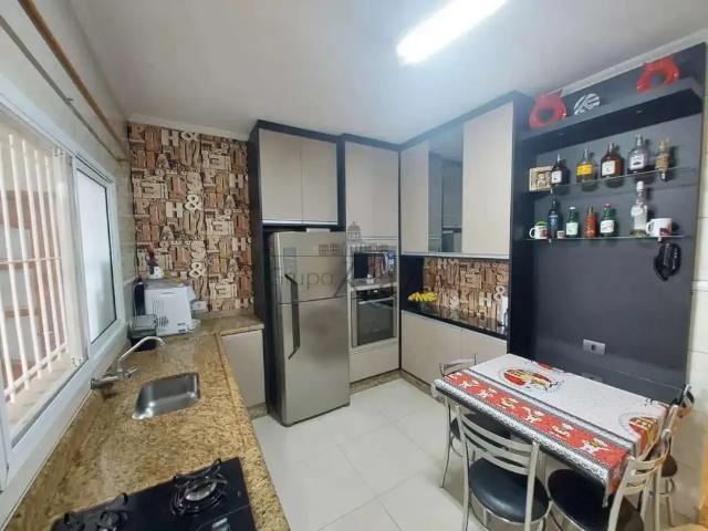 Casa / Sobrado para Venda em Jacareí/SP Jardim Altos de Santana II 3 Quartos