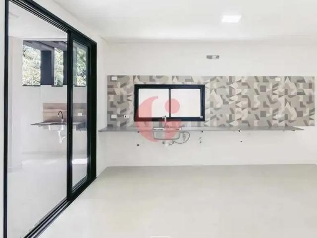 Casa / Sobrado para Venda em Jacareí/SP Jardim Crystal Park 3 Quartos