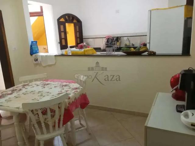 Casa / Sobrado para Venda em Jacareí/SP Jardim do Vale 3 Quartos