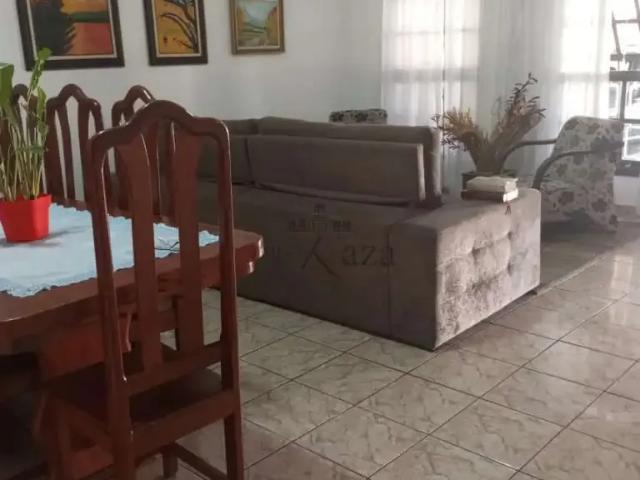 Casa / Sobrado para Venda em Jacareí/SP Jardim Flórida 4 Quartos