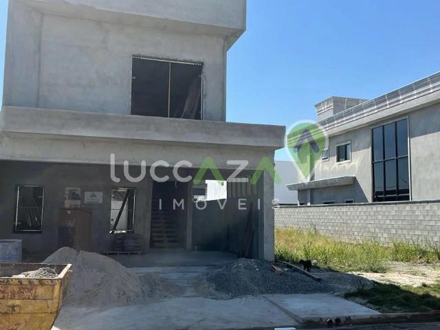 Casa / Sobrado para Venda em Jacareí/SP Jardim Jacinto 4 Quartos