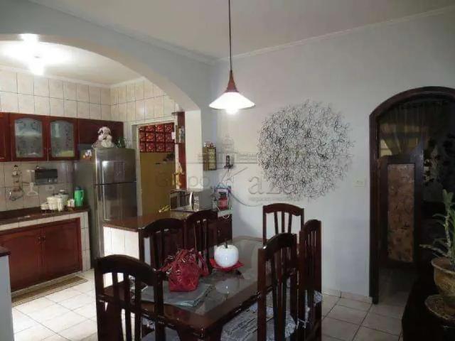 Casa / Sobrado para Venda em Jacareí/SP Jardim Paraíba 3 Quartos