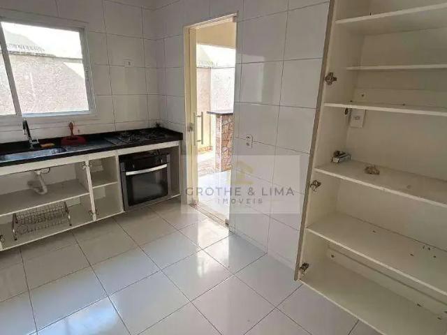 Casa / Sobrado para Venda em Jacareí/SP Jardim Santa Maria 3 Quartos