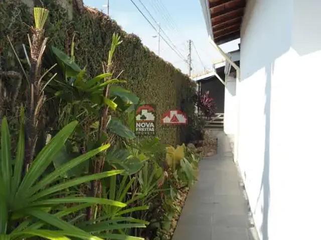 Casa / Sobrado para Venda em Jacareí/SP Jardim Santa Maria 4 Quartos
