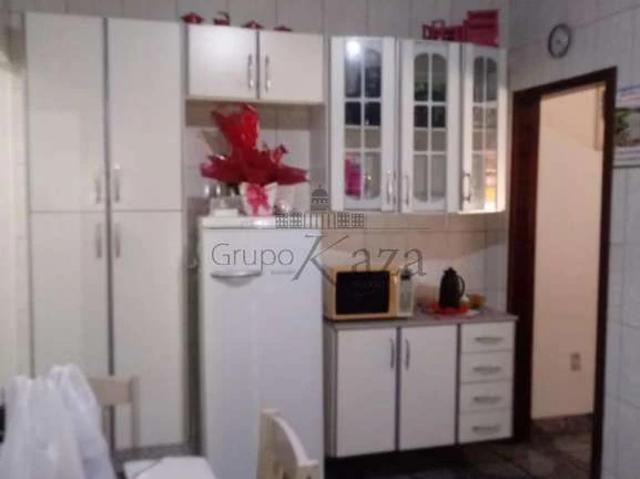Casa / Sobrado para Venda em Jacareí/SP Jardim Santa Marina 2 Quartos